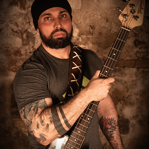 Yan Pessoa | Vocals, Bass